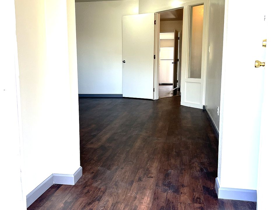 1st image of 404 Whitworth Ave S
