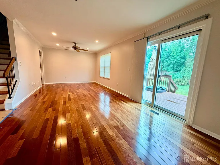 12 Dogwood Dr — Photo 3