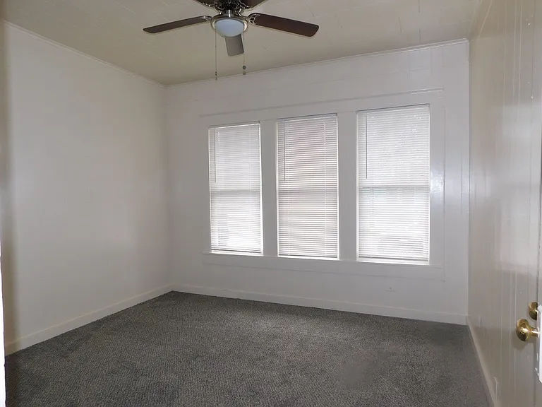 1813 Washington St — Photo 10