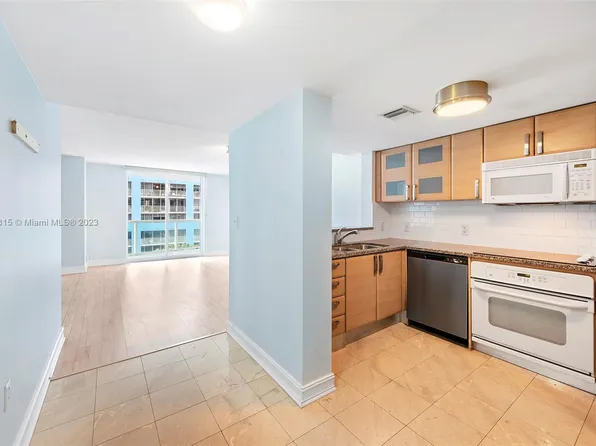 2101 Brickell Ave APT 402, Miami, FL 33129