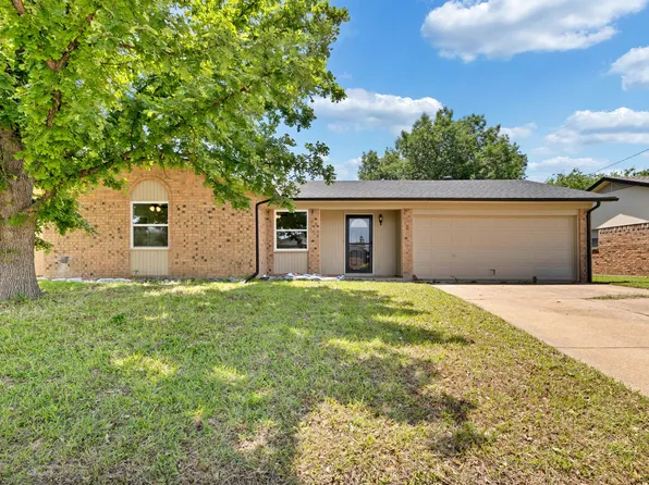 6028 Herschel Dr, Watauga, TX 76148