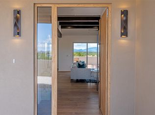 4 Calle Querido, Santa Fe, NM 87506