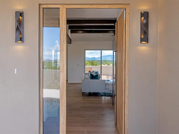 4 Calle Querido, Santa Fe, NM 87506