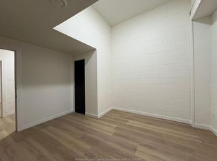 1374 Wyandotte St E, Windsor, ON N9A 3K7