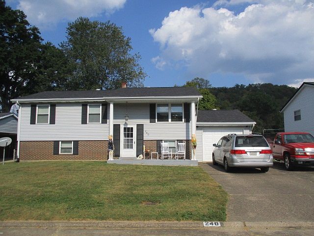 1st image of 240 Daugherty Dr