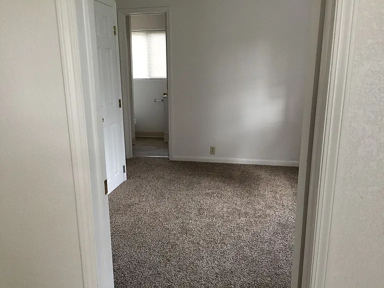 1011 SW Isham St — Photo 7