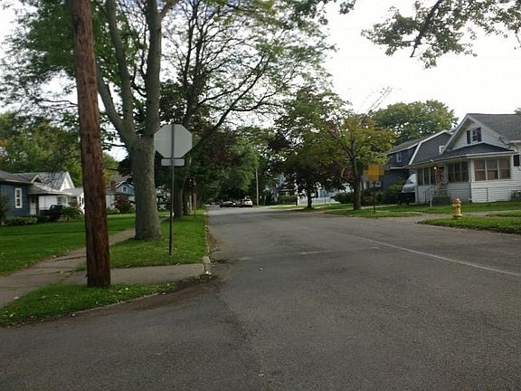 4th image of 335 Fredericka St