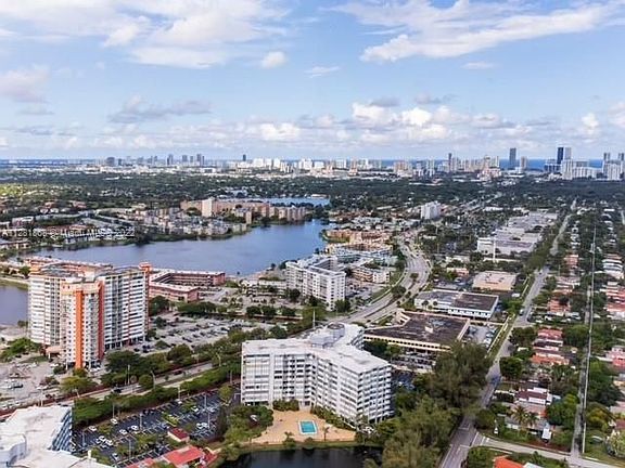 3rd image of 1300 NE Miami Gardens Dr APT 317E