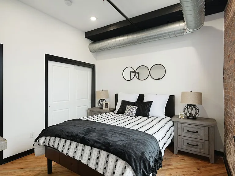 345 Walnut St — Photo 11