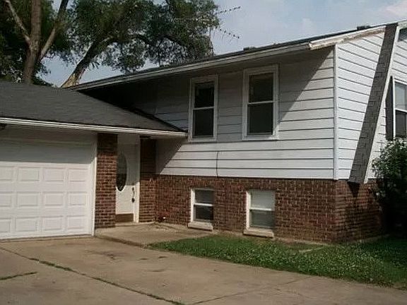 2nd image of 882 S Linden Ave