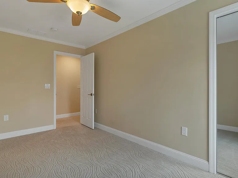 40 Mary Ann Ave — Photo 53