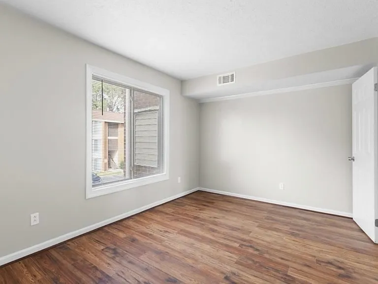 30 Pacific Dr #1 — Photo 1