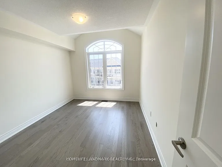 2 Phillipsen Way — Photo 10