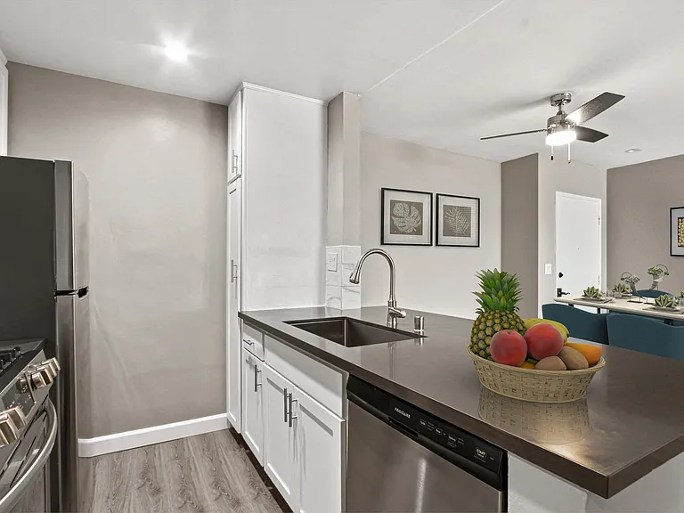 Sepulveda West Apartments — Photo 38