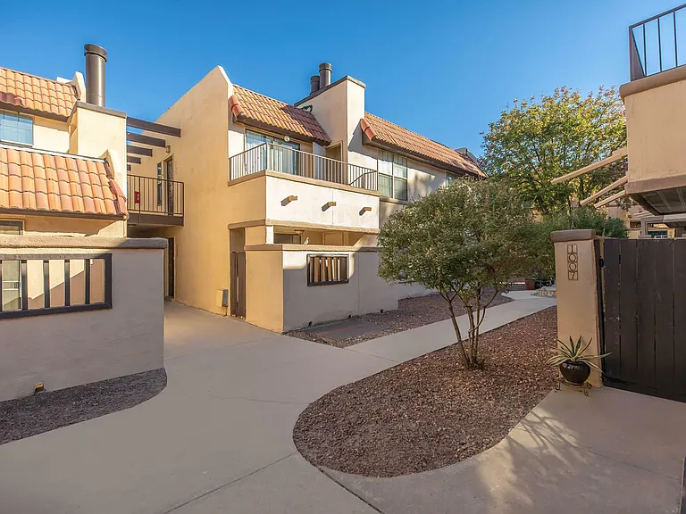 Cozy Apartments & Walking Paths