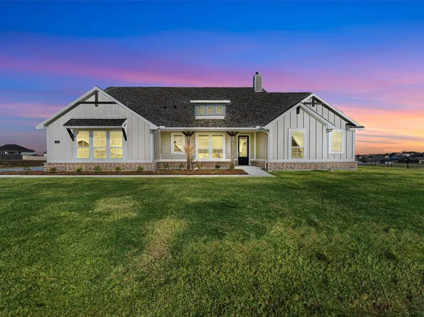 125 Pampas Ct, Decatur, TX 76234