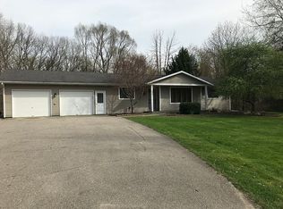 134 Meadowfield Ln NW, Comstock Park, MI 49321