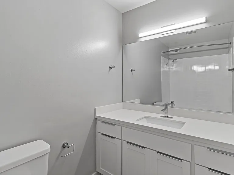 Maplewood Apartments — Photo 19