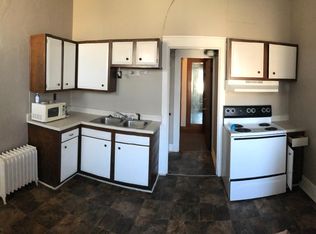 220 W Washington St APT B, Marengo, IA 52301