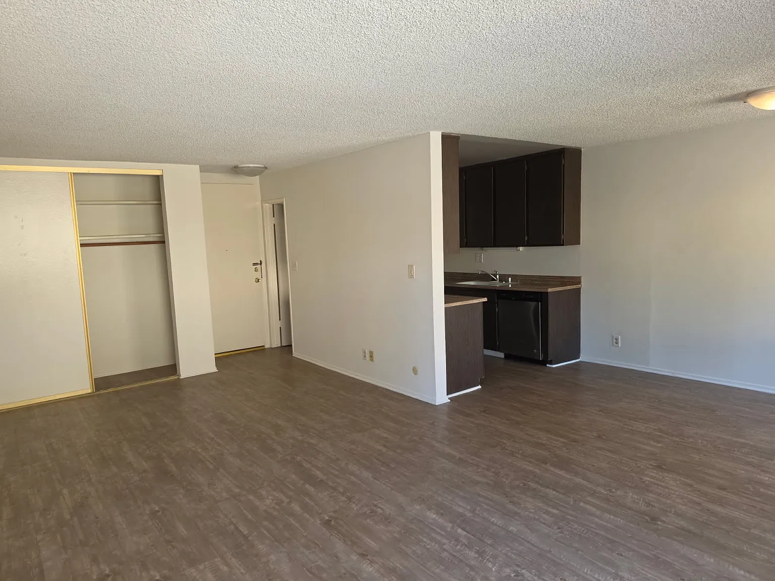 1 bed, 600 sqft, $1,975 — Photo 2