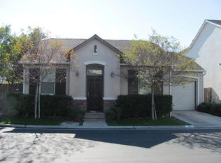 14 W Riviera Ln, Clovis, CA 93619