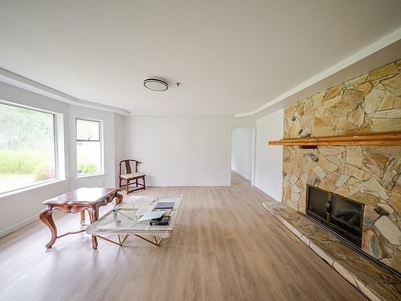 5th image of 40895 Henderson Rd