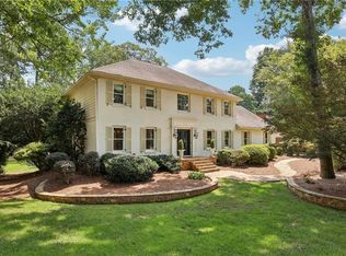 5653 Trowbridge Dr, Dunwoody, GA 30338