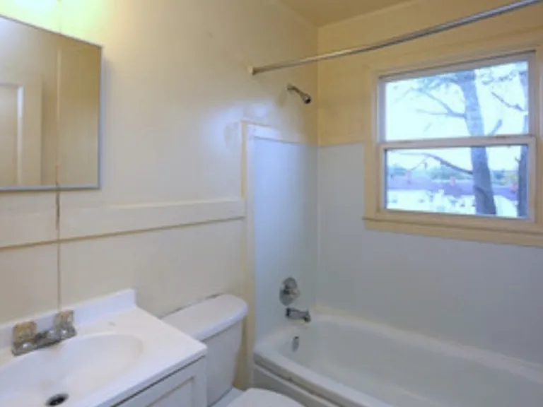 215 East Dr #E — Photo 6