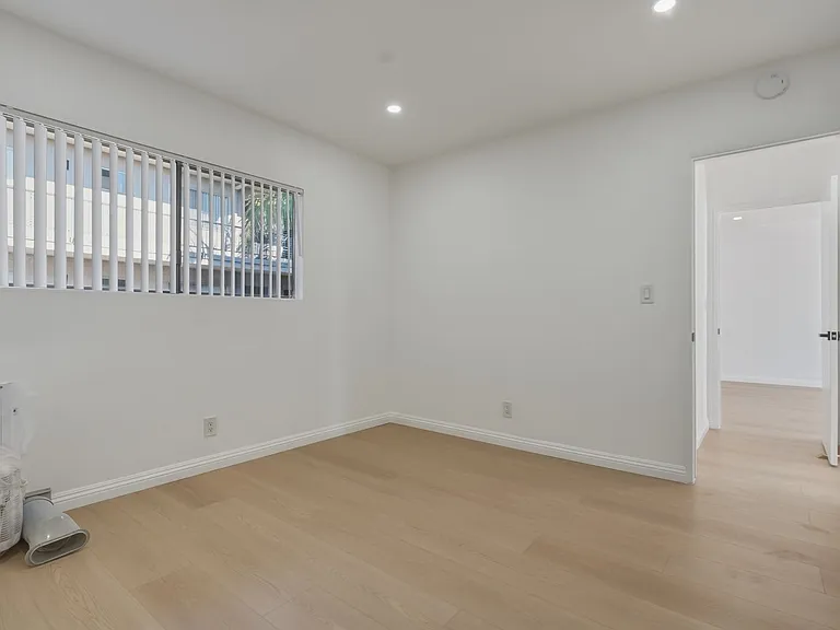 3869 Tilden Ave — Photo 21