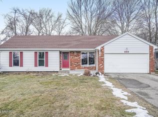 989 Springwood Dr SE, Kentwood, MI 49508