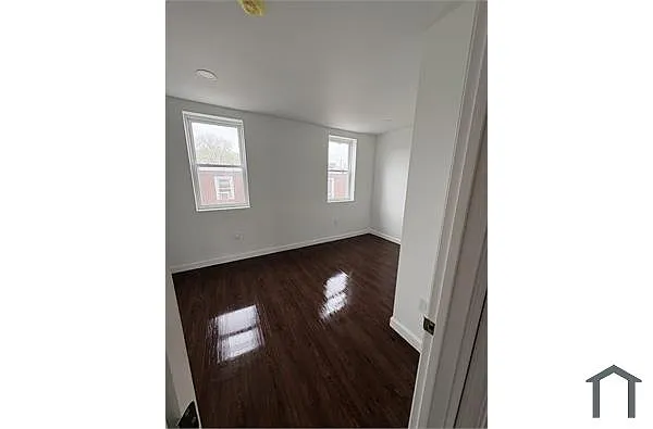 Building Photo - 6729 Linmore Ave #2