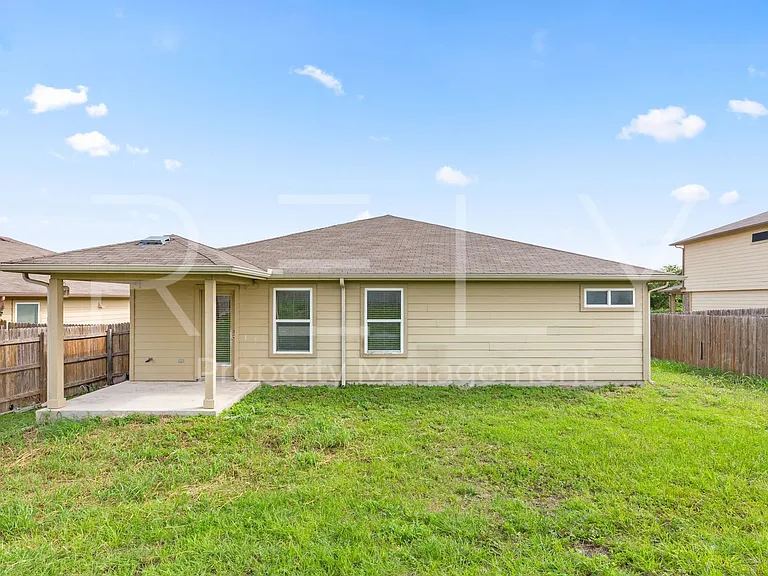 146 Leon River Loop — Photo 31
