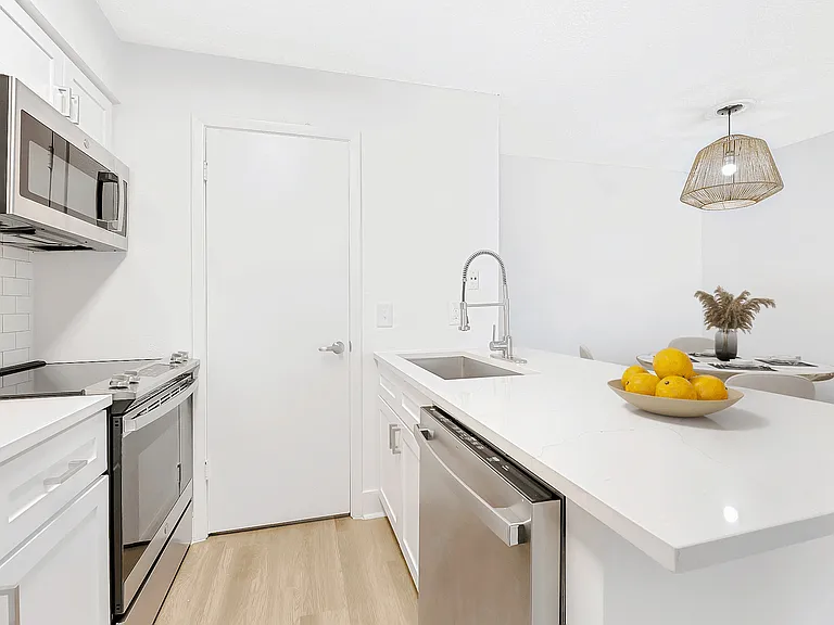 Bentley Green Apartment Homes — Photo 39