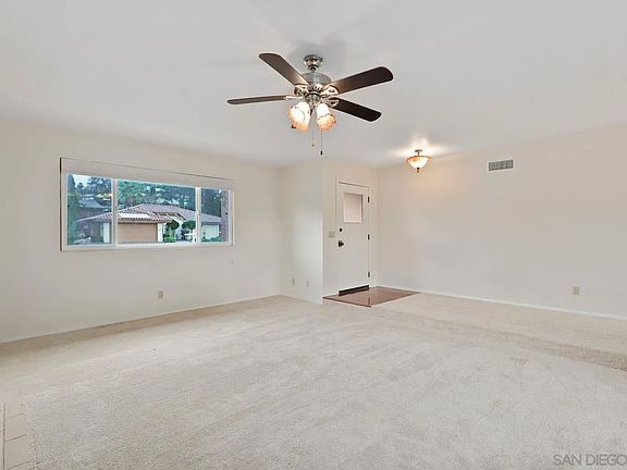 4th image of 2059 N Nutmeg St