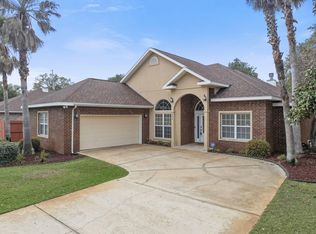 1774 Magnolia Harbor Dr, Navarre, FL 32566