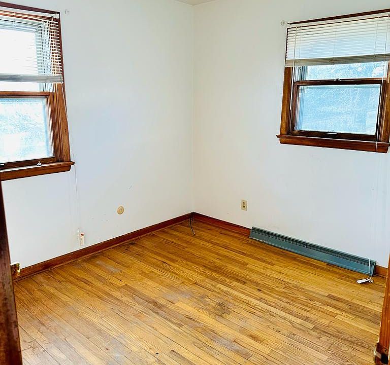1st image of 1554 Coventry St #1554