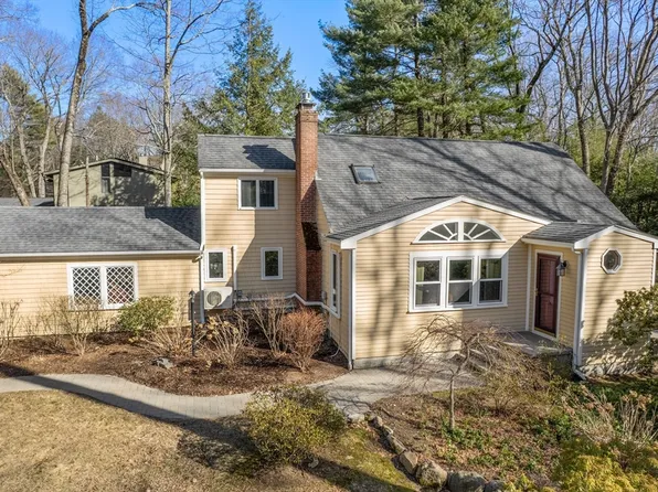 2 Goodman Ln, Wayland, MA 01778