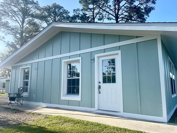 Brand new hardie board exterior.