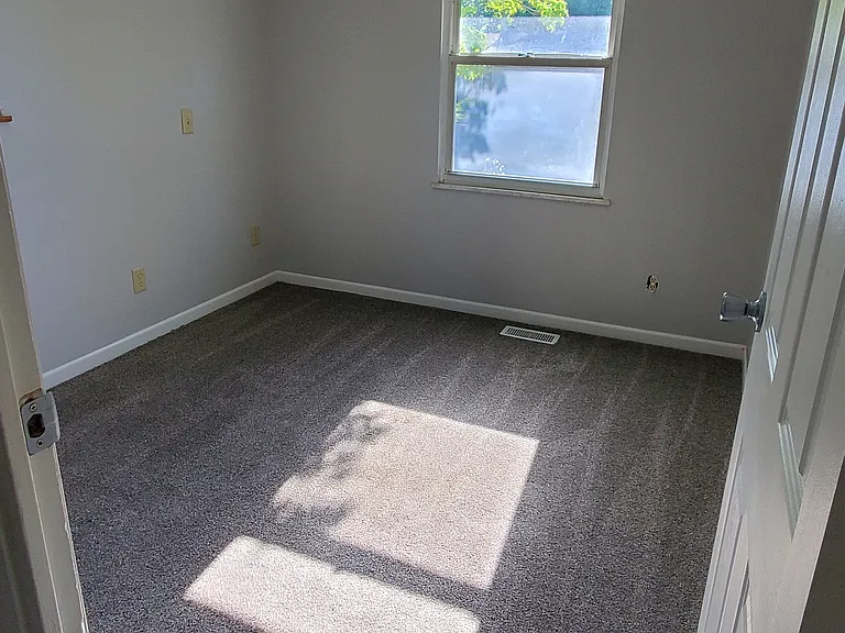 1115 Nofftz Dr — Photo 4