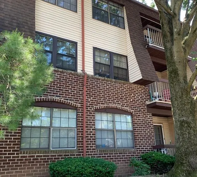 1801 Green Hollow Dr — Photo 28