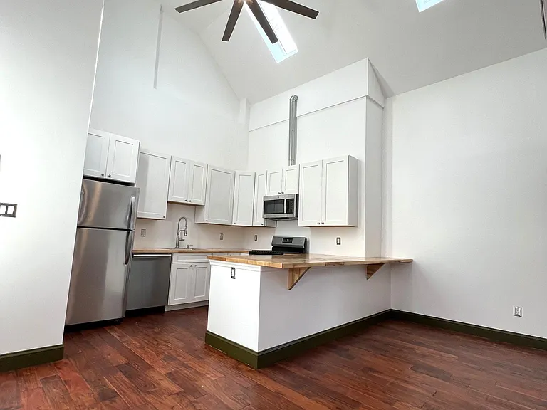 16 Brandreth St #2 — Photo 2