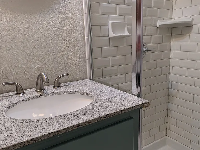 913 Columbine Ave — Photo 12