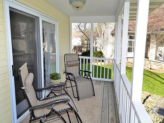 2nd image of 2030 Willowridge Pl NE