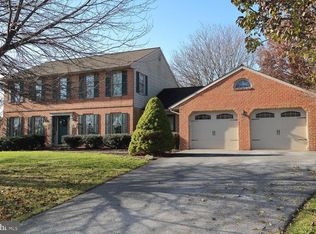 796 Sue Dr, Lititz, PA 17543