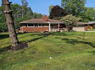 28071 Ridgebrook Rd, Farmington Hills, MI 48334