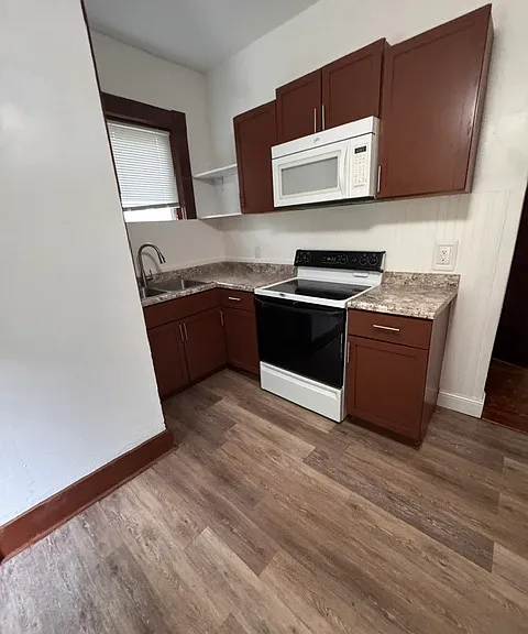 1111 SW Western Ave — Photo 7