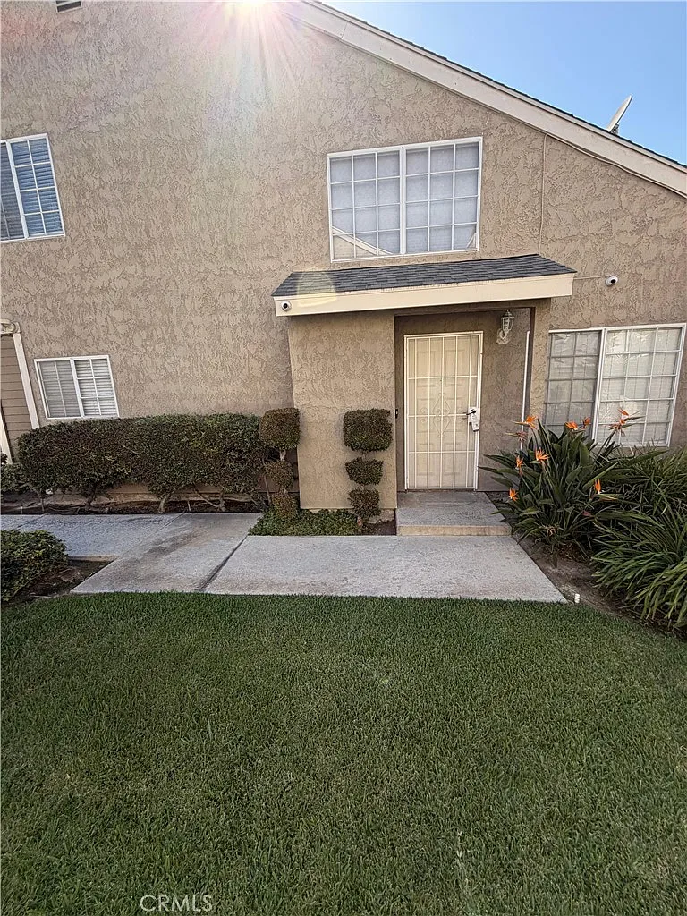 3 bed, 2.5 bath, 1318 sqft, $3,500 — Photo 1