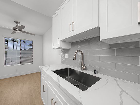 5th image of 1025 W University Ave #12