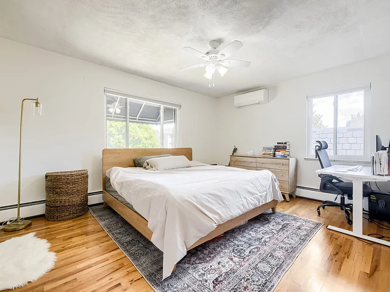 155 N Jackson St #8 — Photo 8