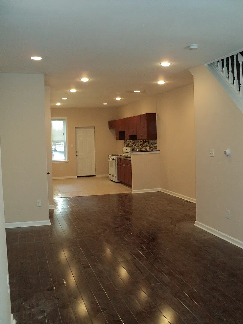 Large Home - Mt. Airy — Photo 4